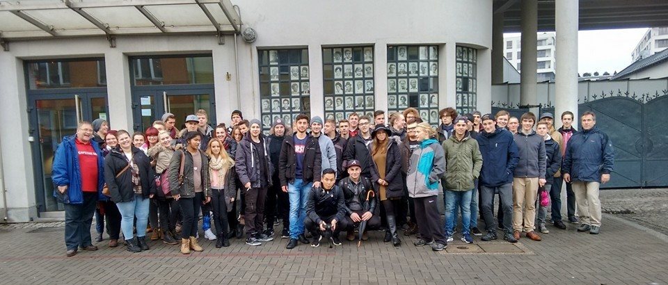 Gruppenfoto Gedenkstaettenfahrt 2015